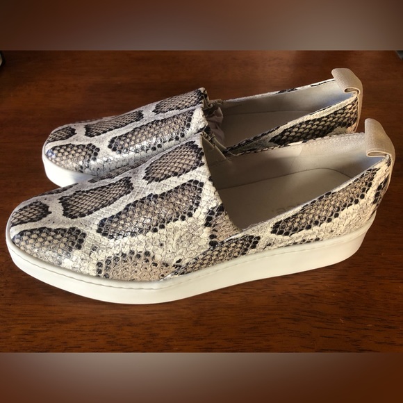 Vince Saxon 2 Slip-On Mottled Cloud Snake Shoe, Size 36 new without box - Picture 1 of 4